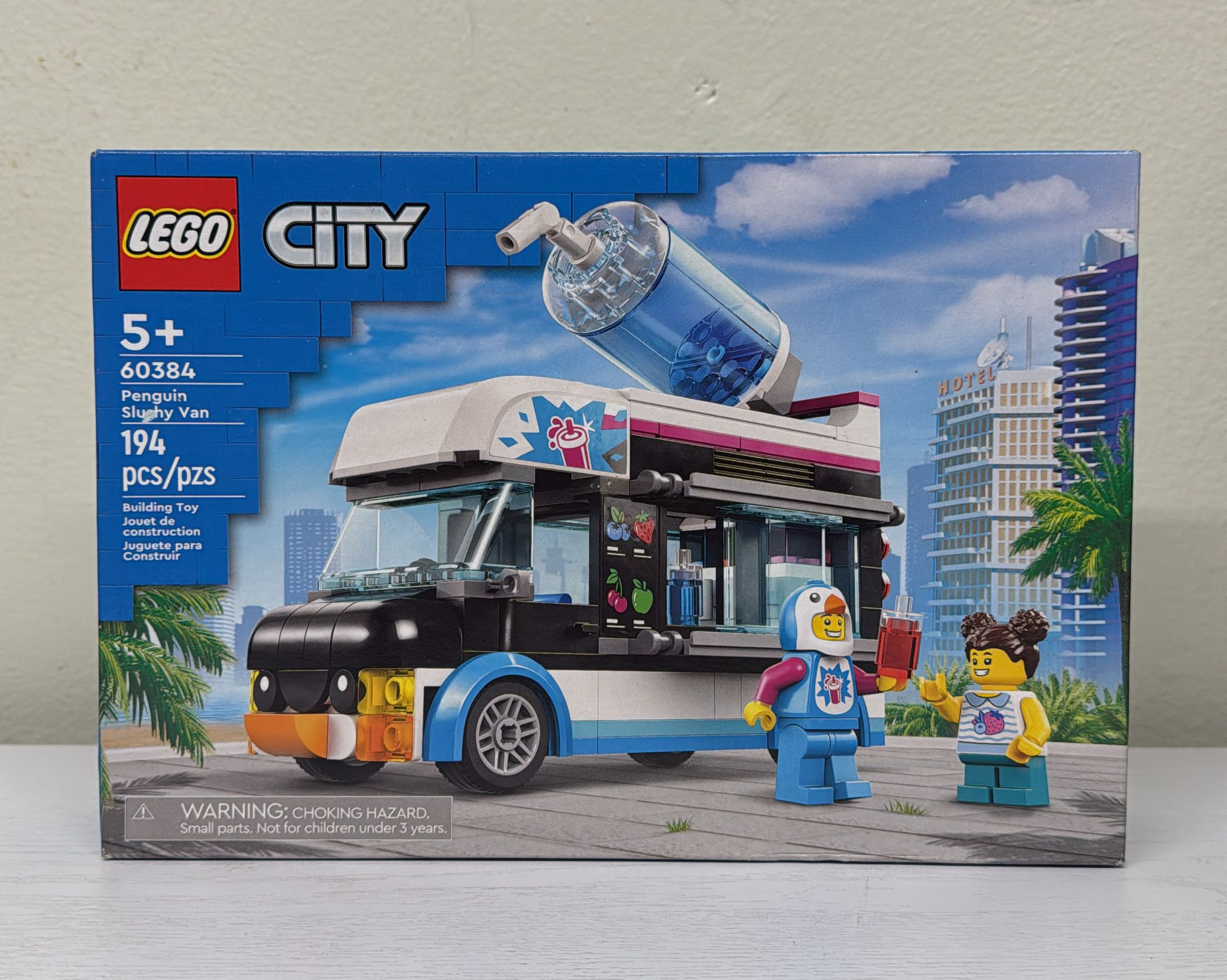 LEGO City Penguin Slushy Van 60384