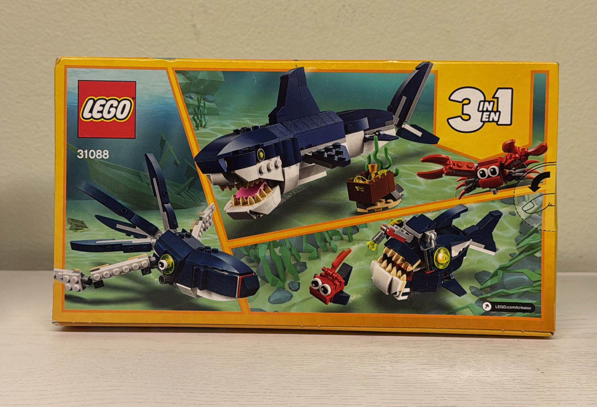 LEGO Creator 3-in-1 Deep Sea Creatures Shark Toy Set (31088)