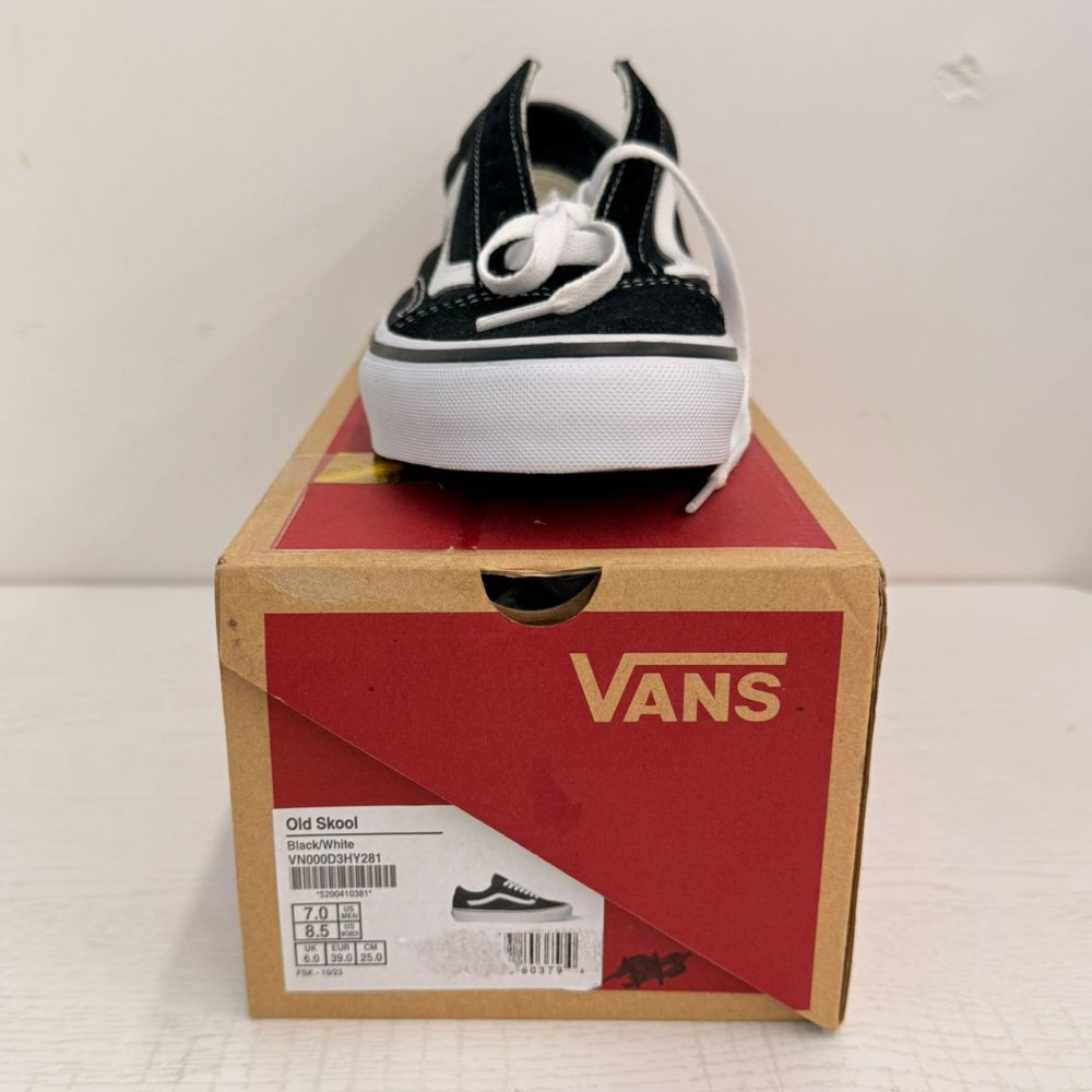 Vans Old Skool Black/White Sneakers – Unisex (Size 7 Men / 8.5 Women) – Brand New
