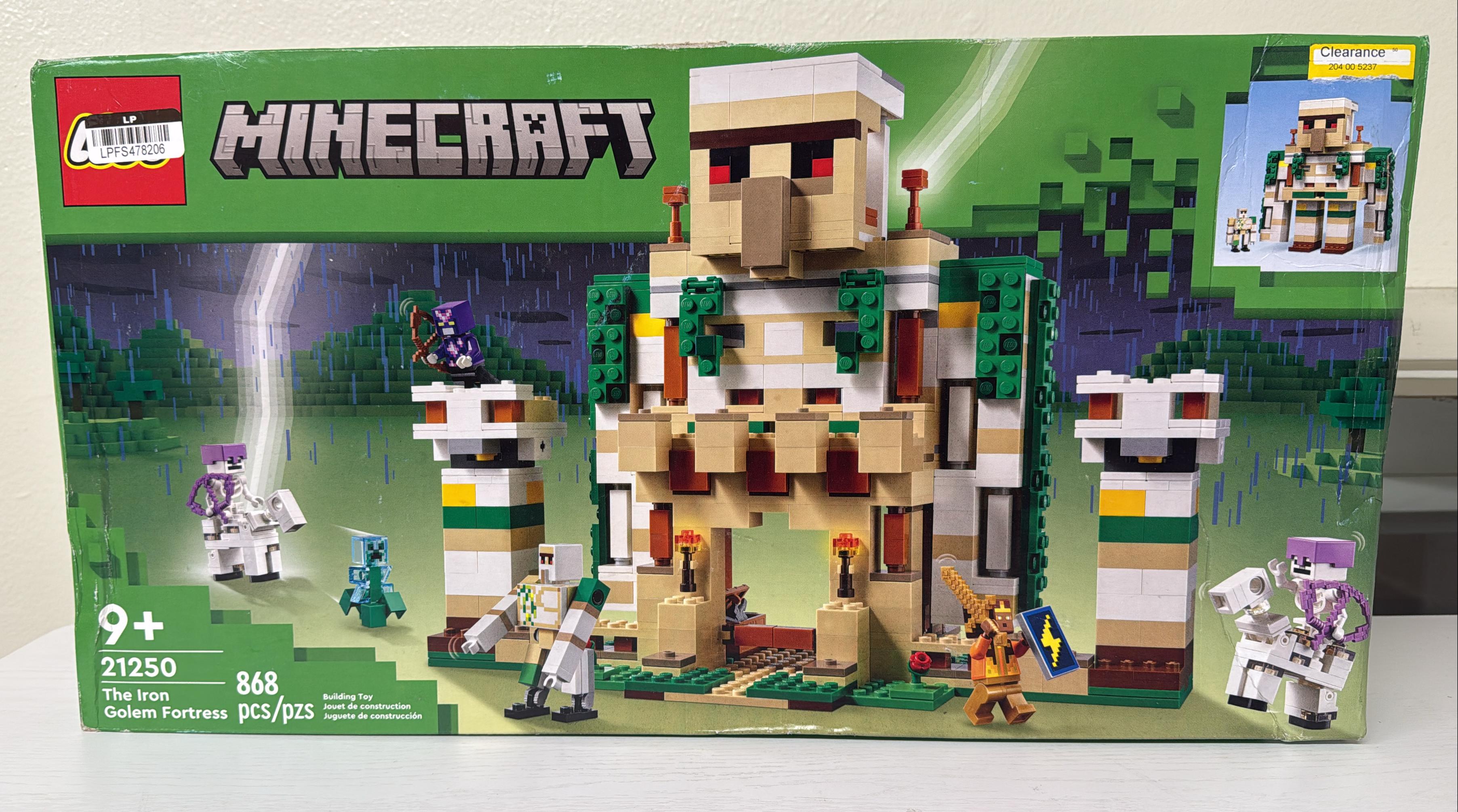 LEGO Minecraft The Iron Golem Fortress Minecraft Toy 21250 (Brand New)