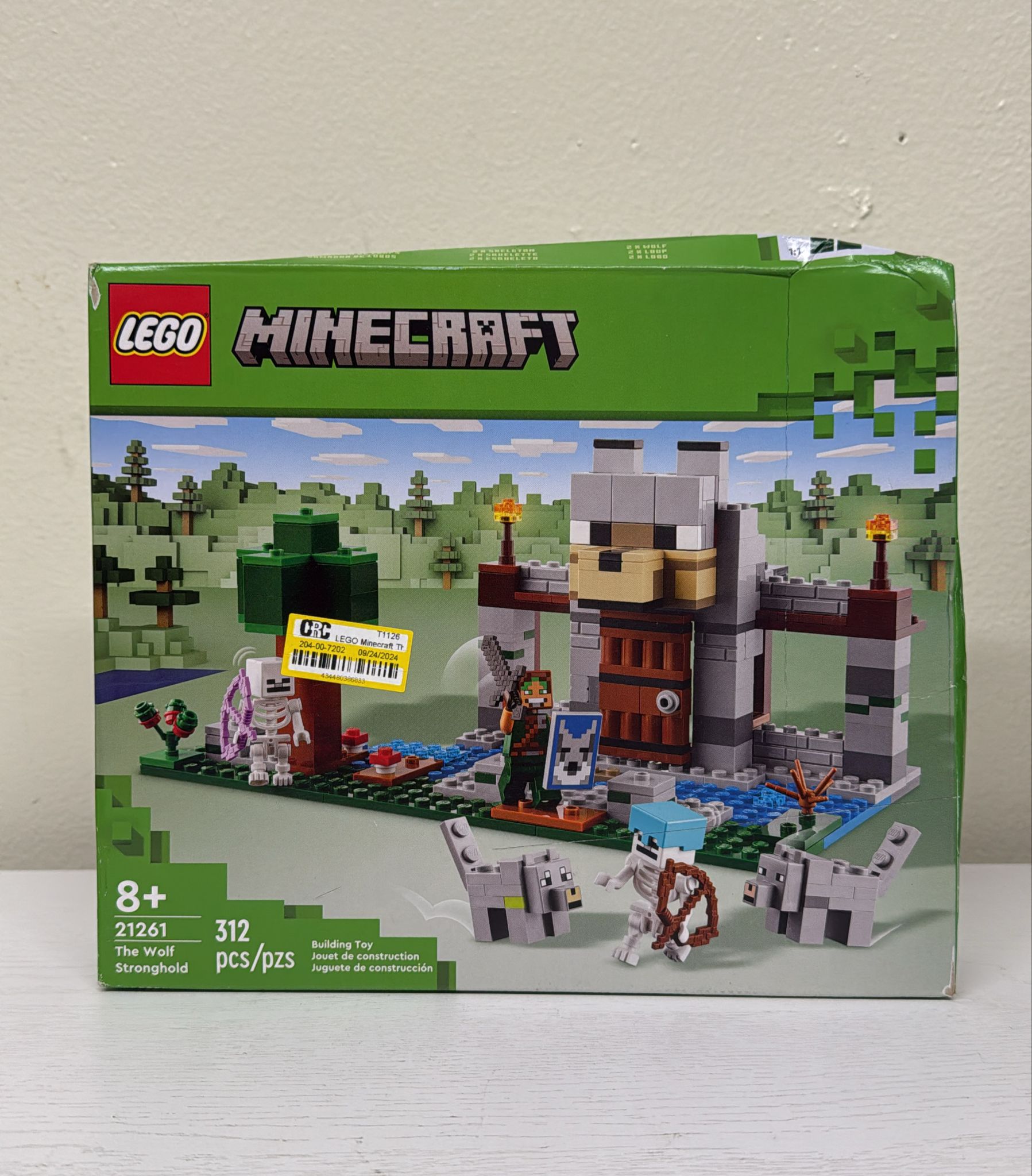 LEGO Minecraft The Wolf Stronghold Fortress Playset (21261) (Brand New)