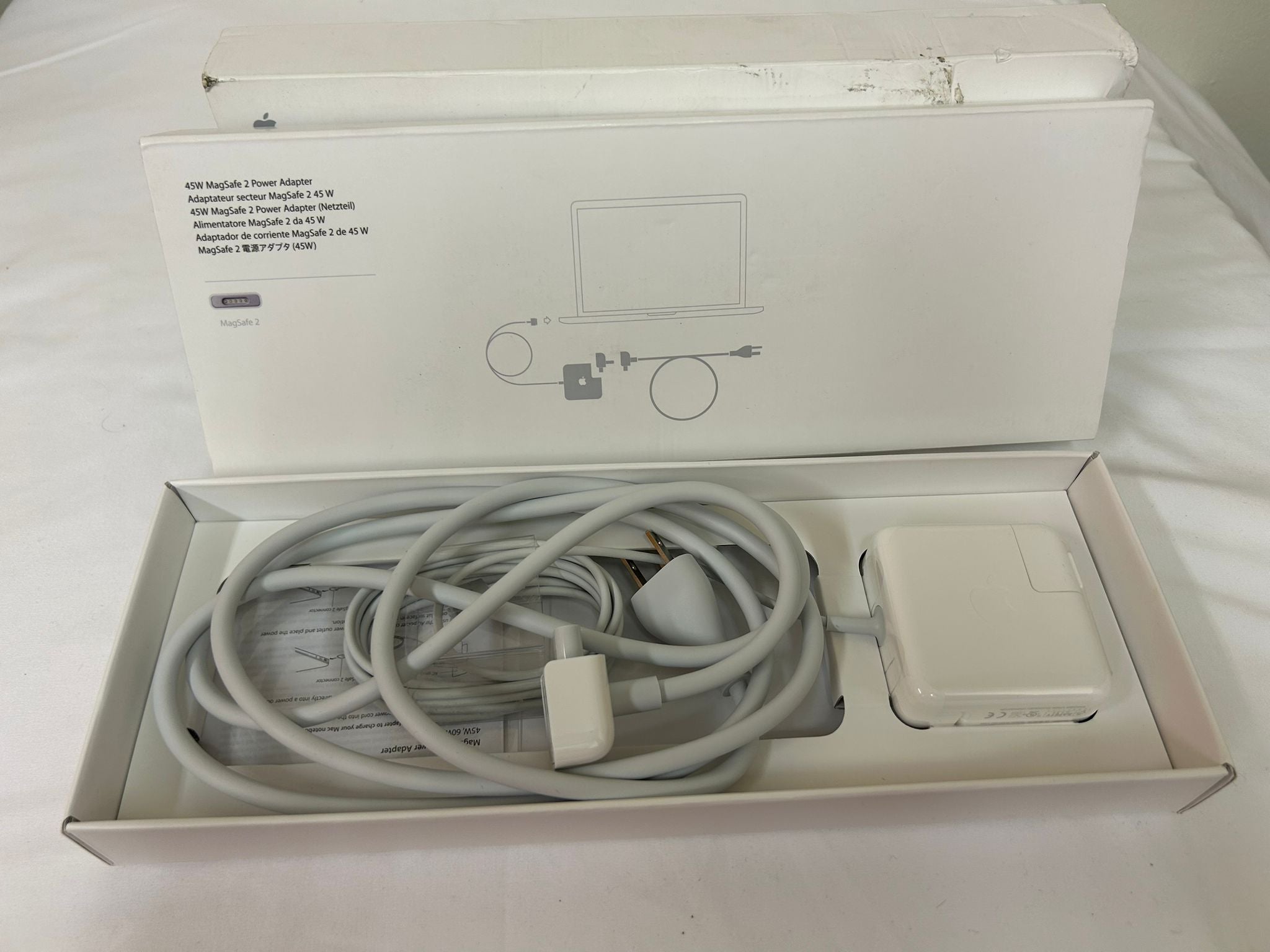 Apple 85 MagSafe 2 Power Adapter (for MacBook Pro with Retina Display) (Lightly Used)