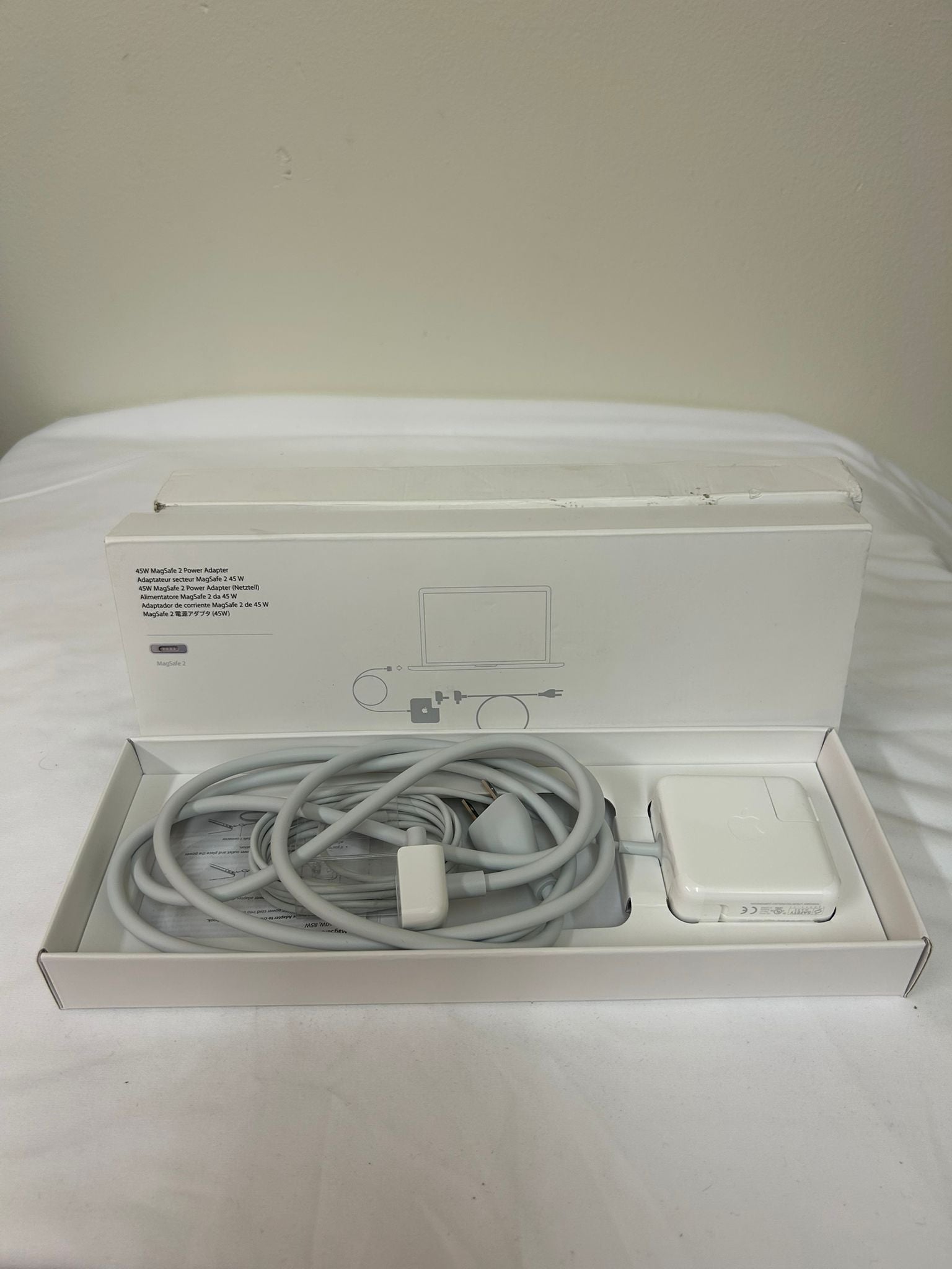 Apple 85 MagSafe 2 Power Adapter (for MacBook Pro with Retina Display) (Lightly Used)