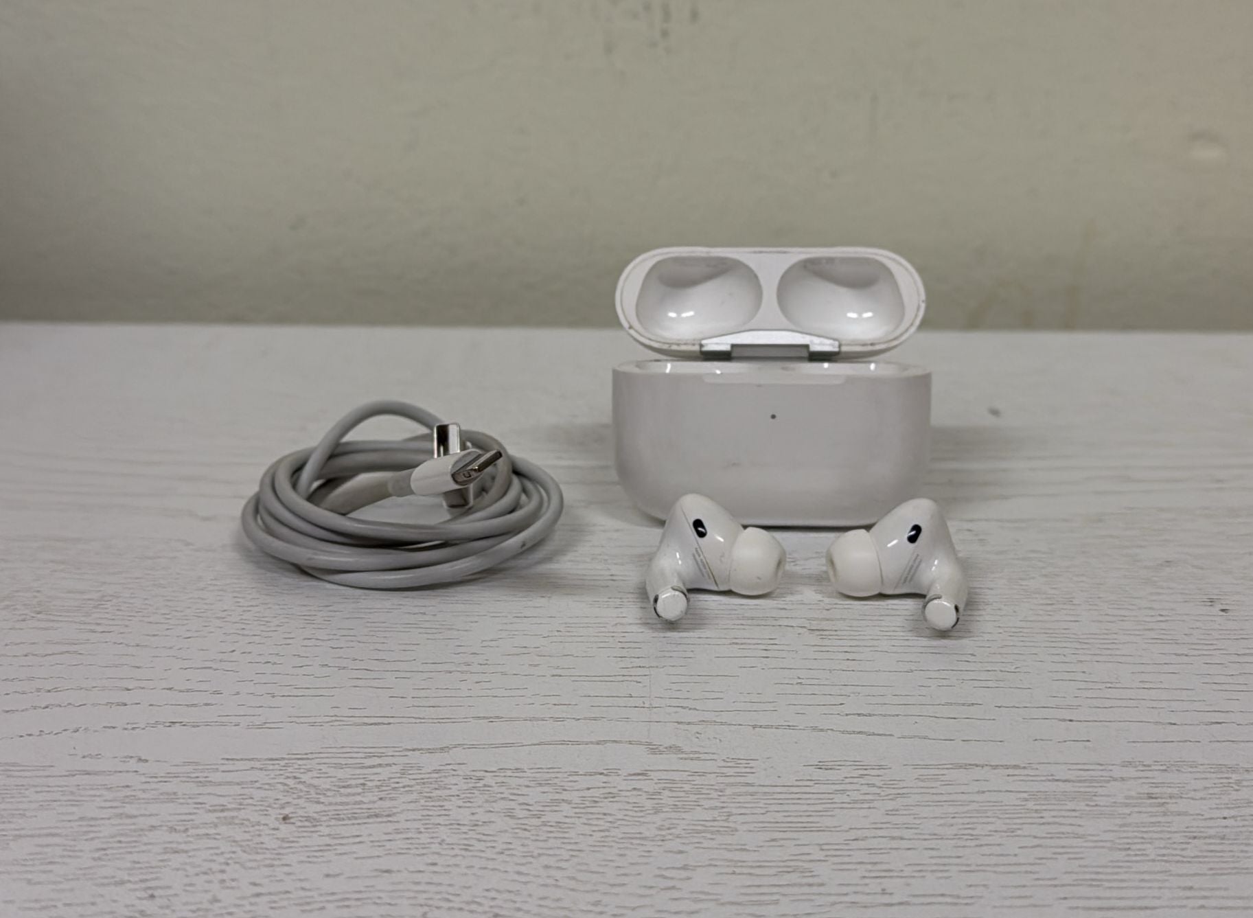 Apple AirPods Pro (2nd Generation)