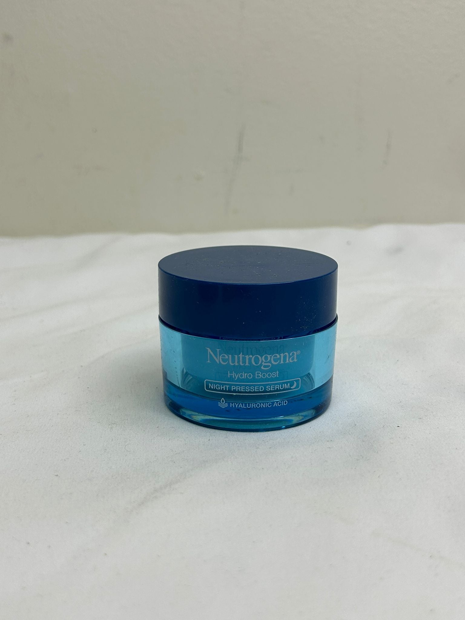 Neutrogena Hydro Boost Hyaluronic Acid Pressed Night Serum