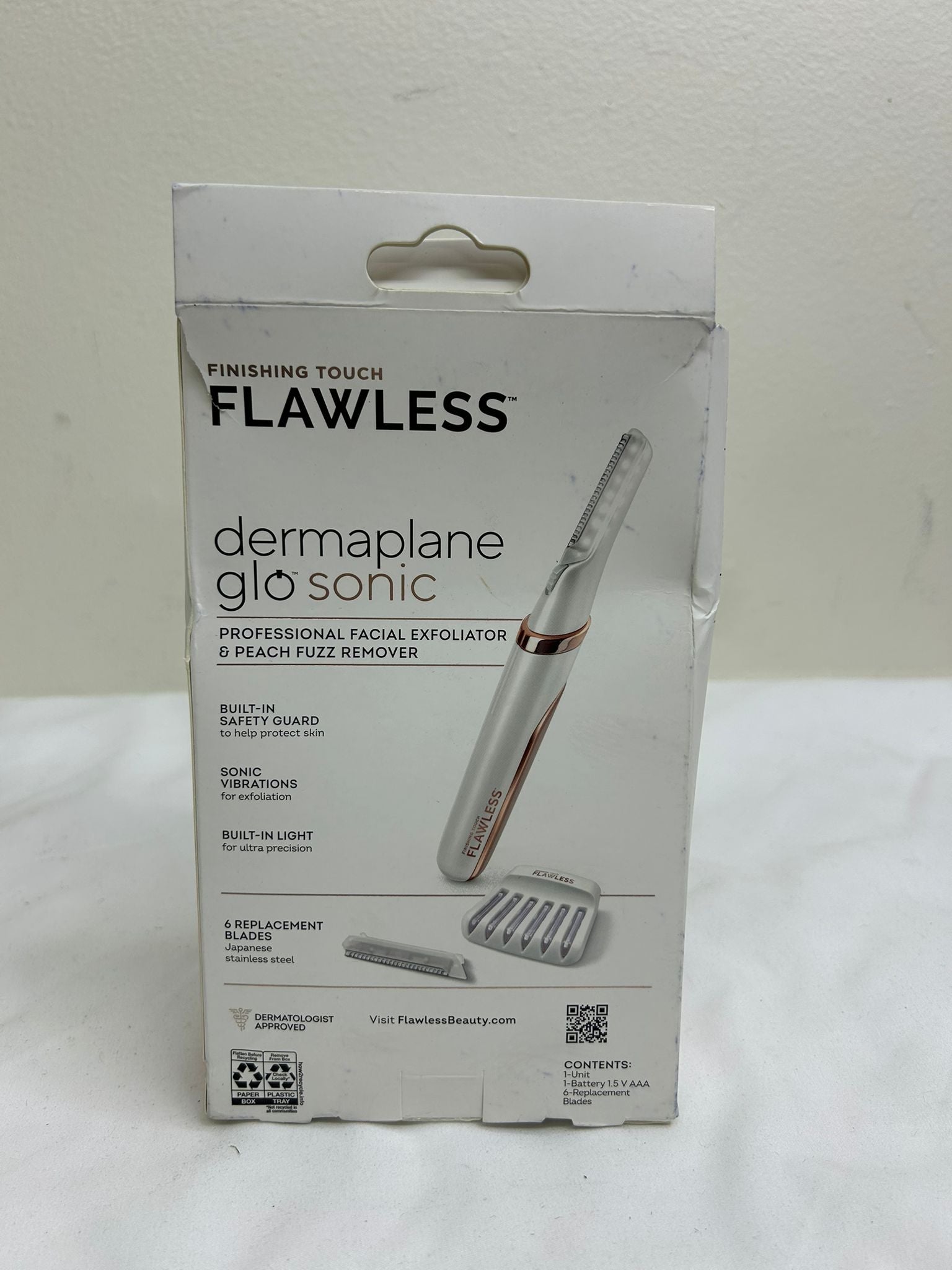 Flawless Dermaplane Glo Sonic Facial Exfoliator