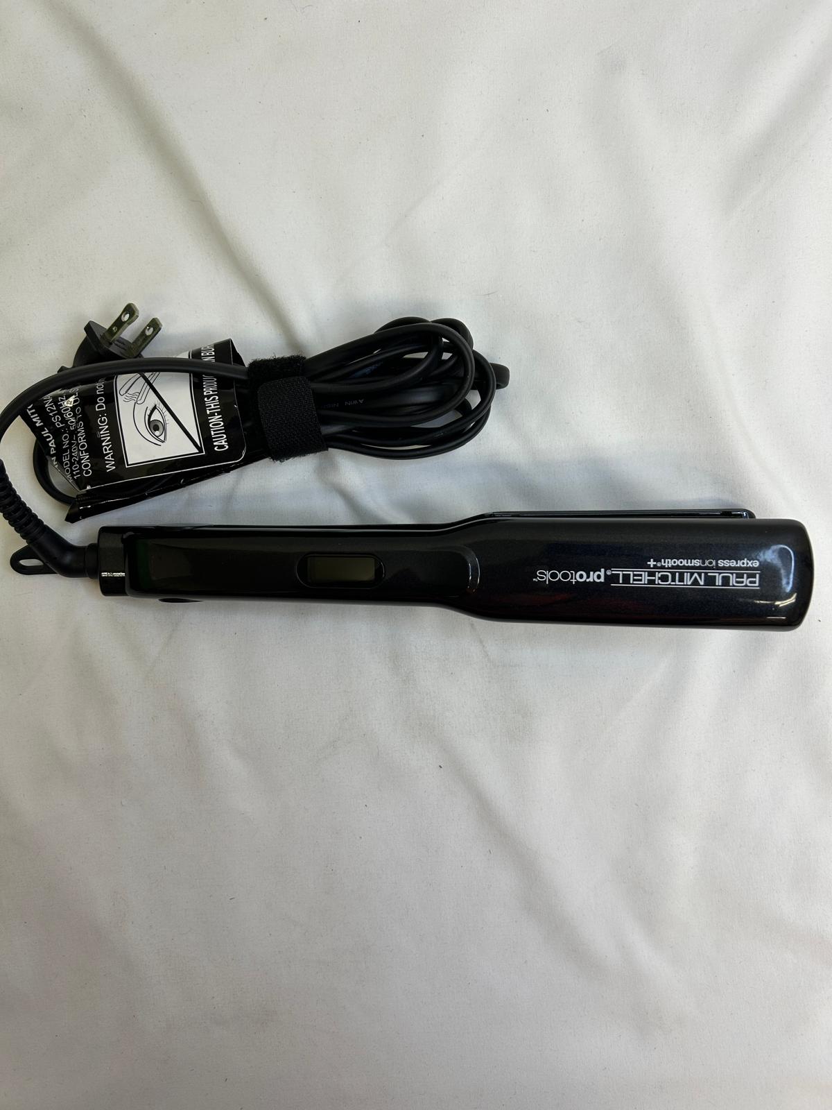 Paul Mitchell Pro Tools Express Ion Smooth+ Ceramic Flat Iron