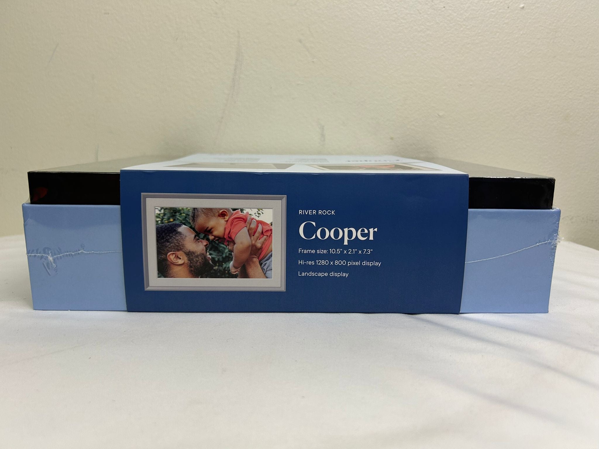 Aura Digital Photo Frame – Cooper River Rock