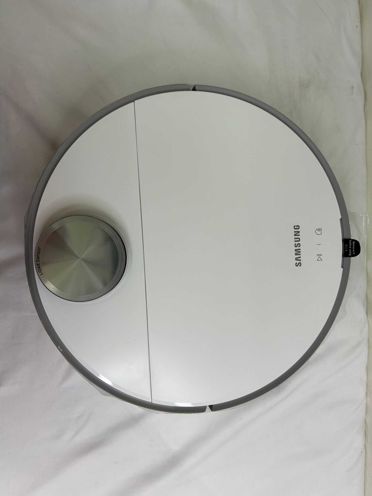 SAMSUNG Jet Bot+ Robot Vacuum Cleaner w/Clean Station (Brand New)