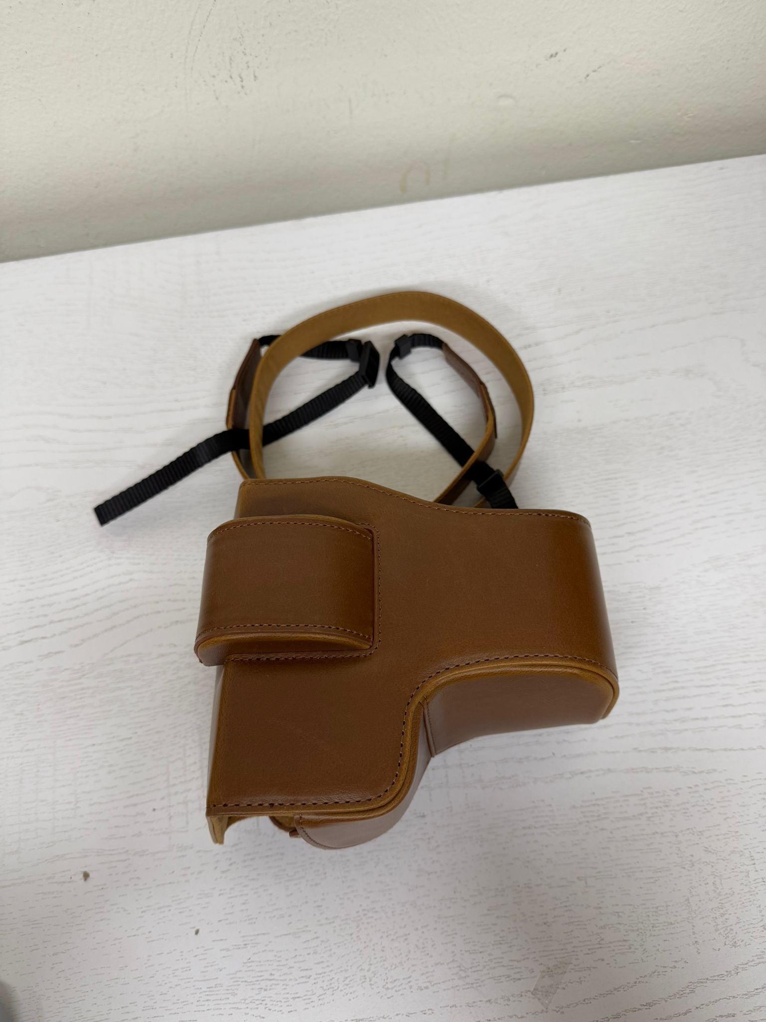 MegaGear Leather Camera Case (Brand New)