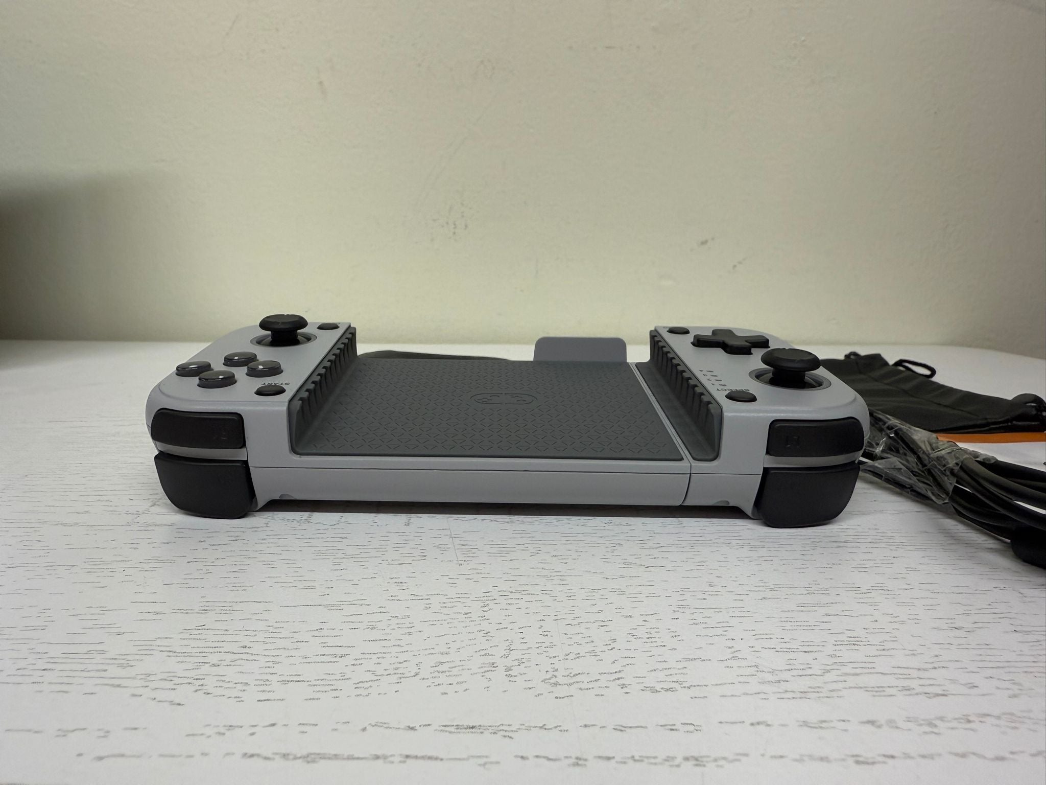 Wireless Mobile Game Controller for iPhone & Android (Brand New)