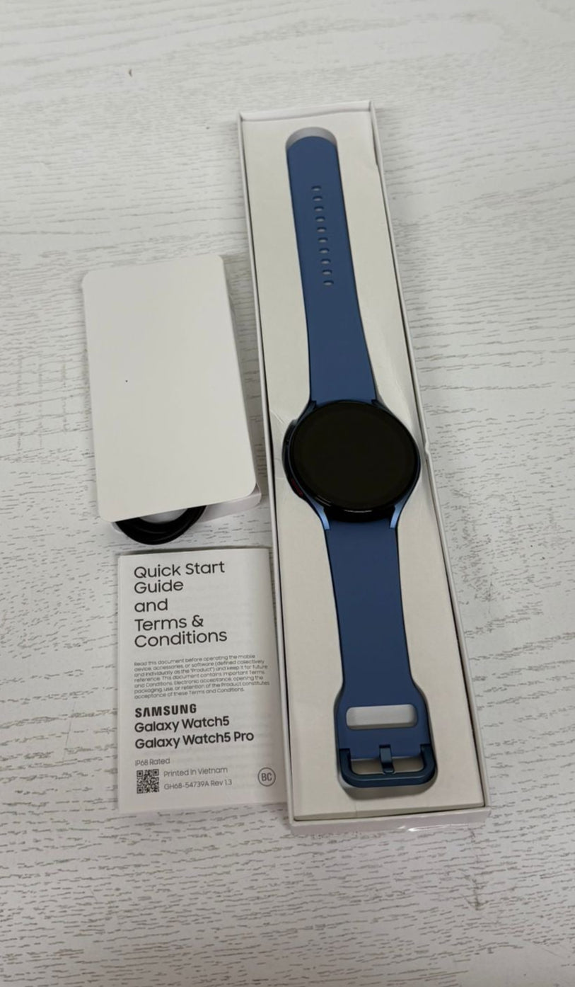 SAMSUNG Galaxy Watch 5 44mm Bluetooth Smartwatch (Open Box)