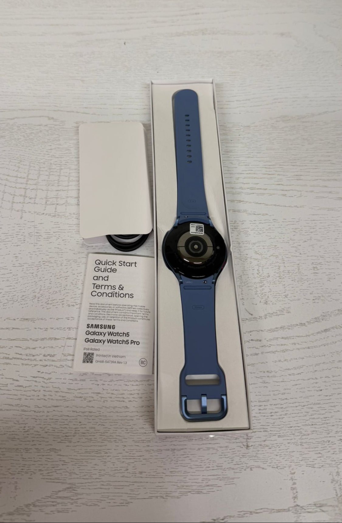 SAMSUNG Galaxy Watch 5 44mm Bluetooth Smartwatch (Open Box)