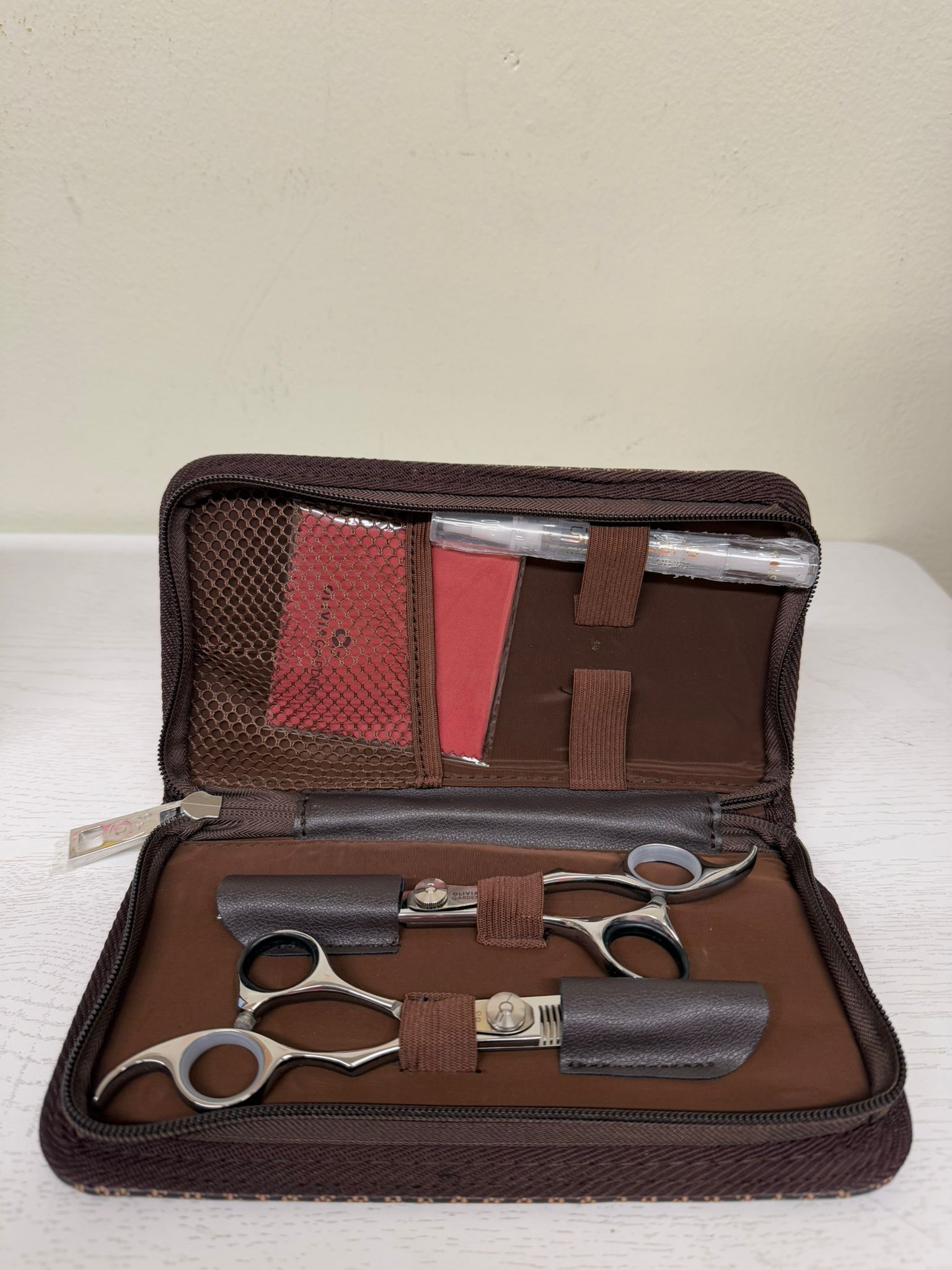 Olivia Garden SilkCut Professional Shear & Thinner Case (Open Box)