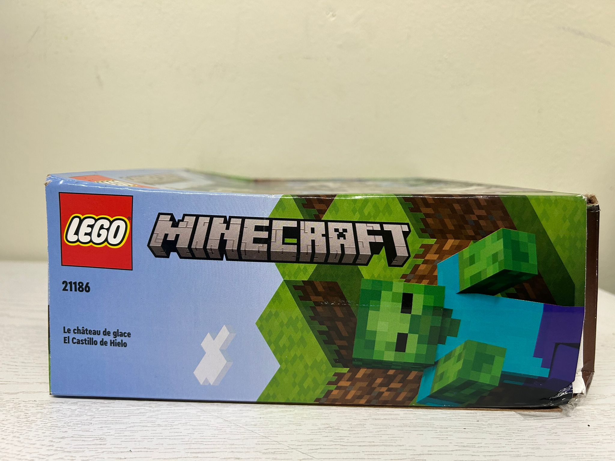 LEGO® Minecraft The Ice Castle (21186) (Brand New)