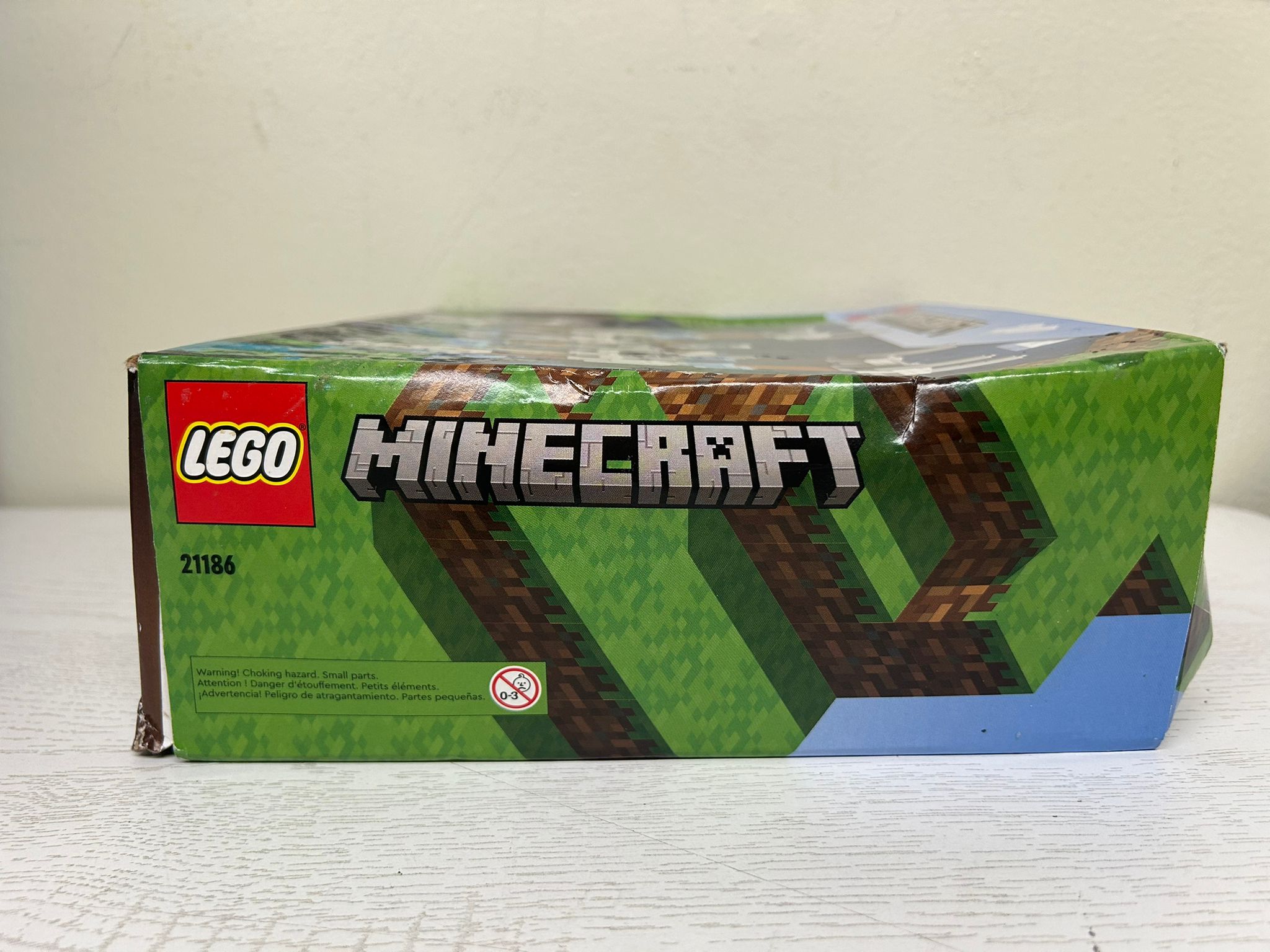 LEGO® Minecraft The Ice Castle (21186) (Brand New)