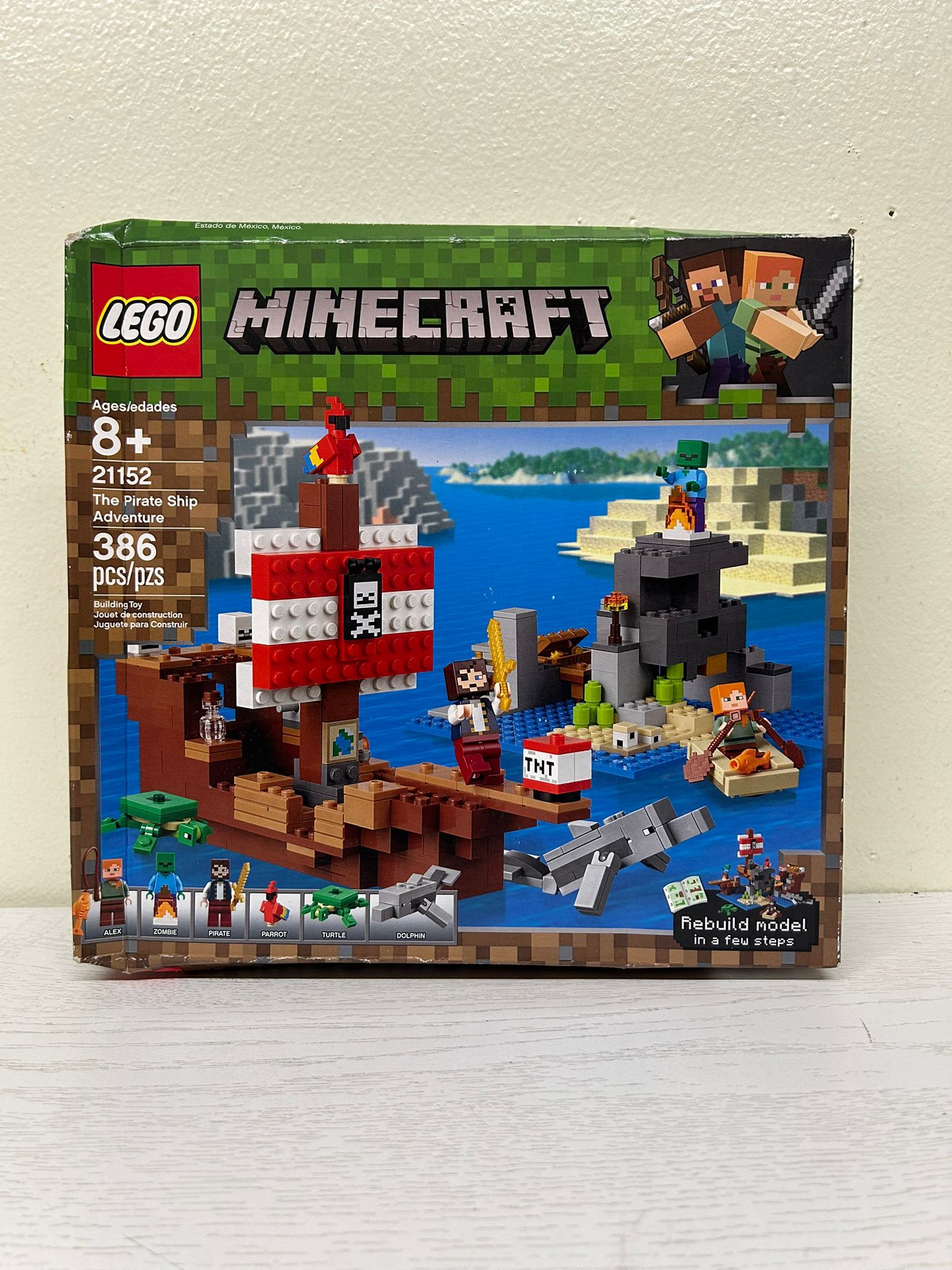 LEGO® Minecraft The Pirate Ship Adventure (21152) (Brand New)