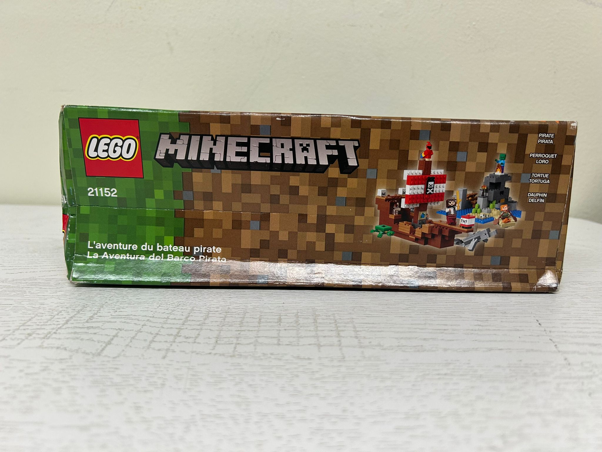 LEGO® Minecraft The Pirate Ship Adventure (21152) (Brand New)