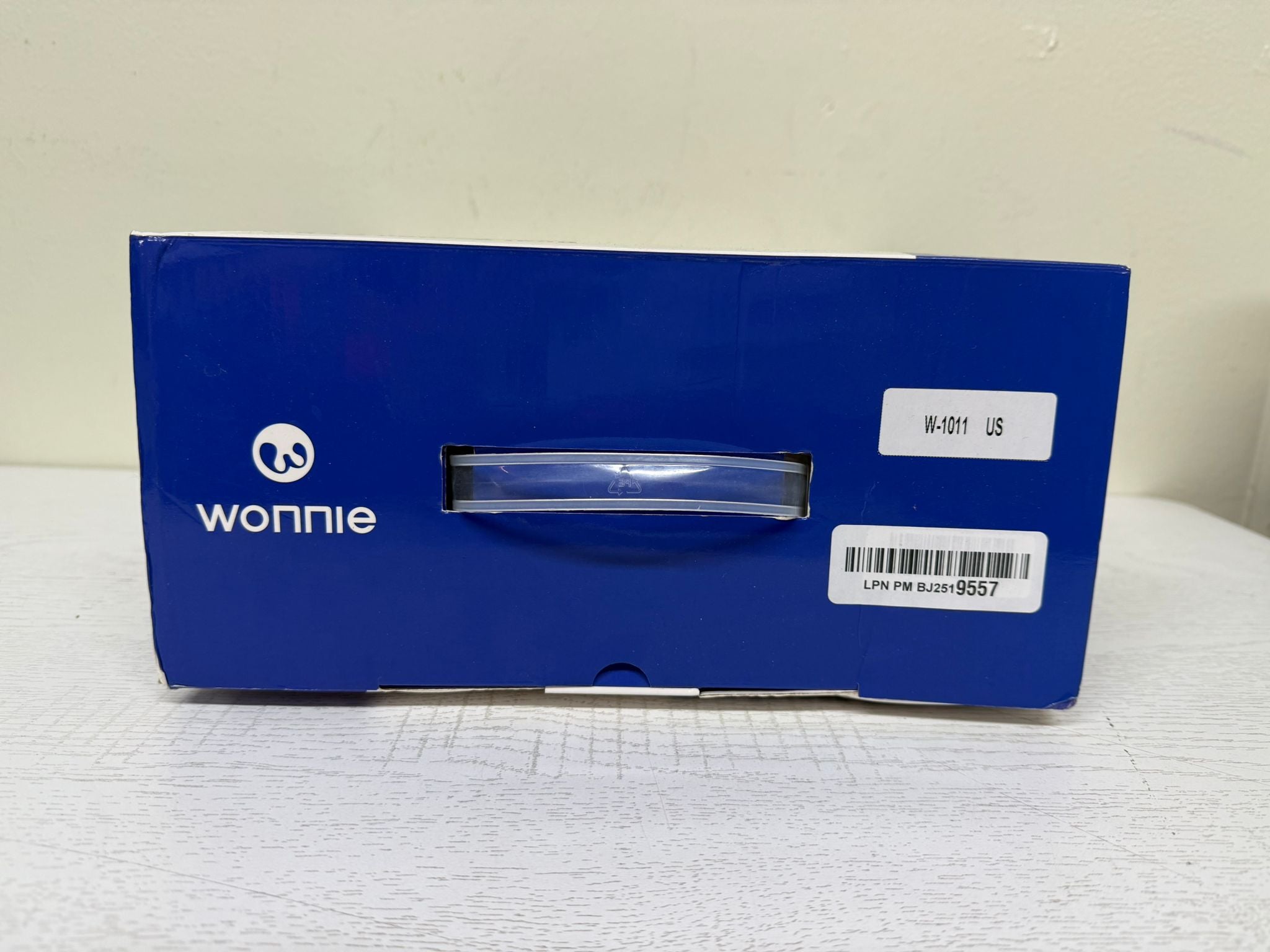 WONNIE 10.5" Two Car DVD Players (Open Box)