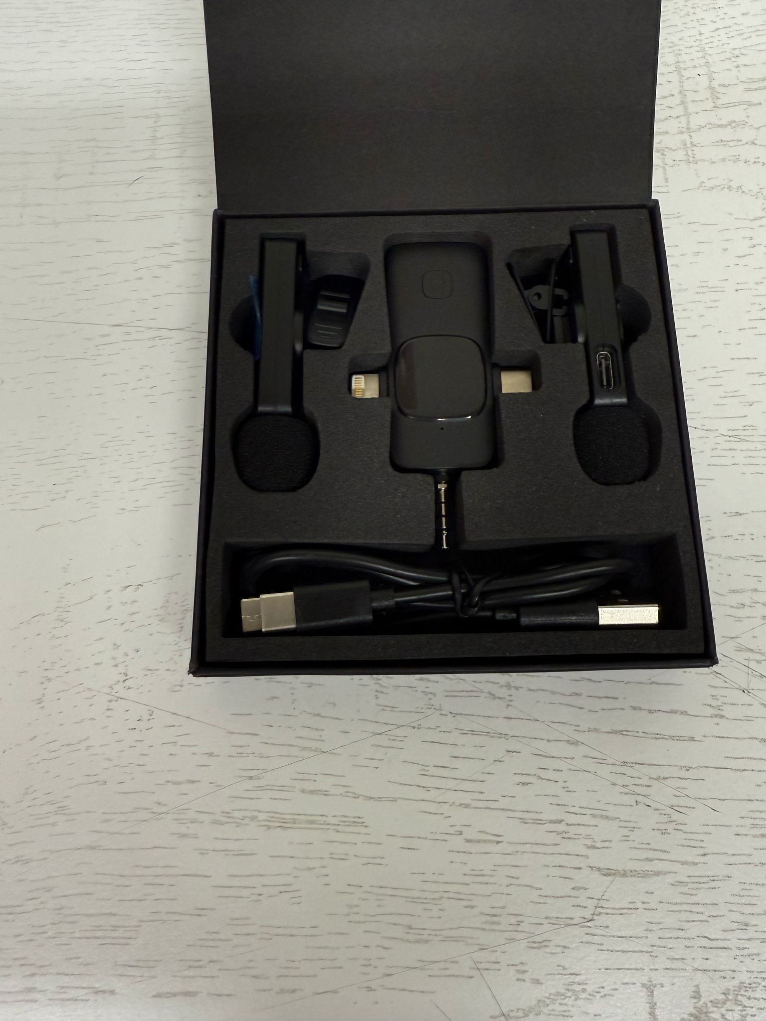 Wireless Lavalier Microphone (Brand New)