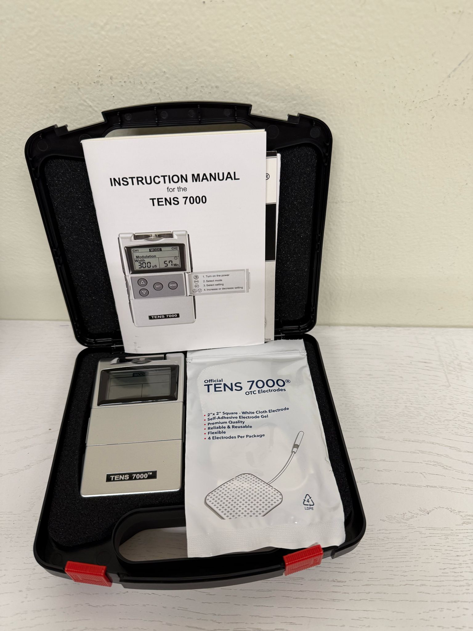 TENS 7000 Digital TENS Unit with Accessories (Brand New)