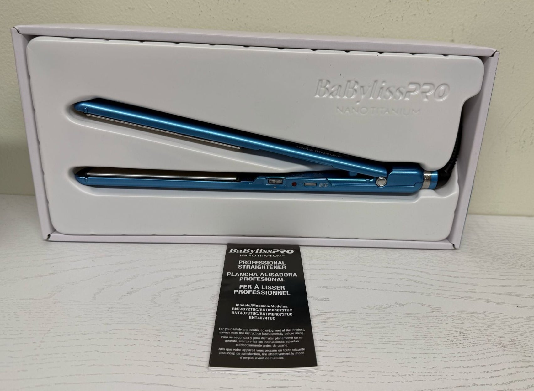 BaBylissPRO Nano Titanium Flat Iron Hair Straightener (Brand New)