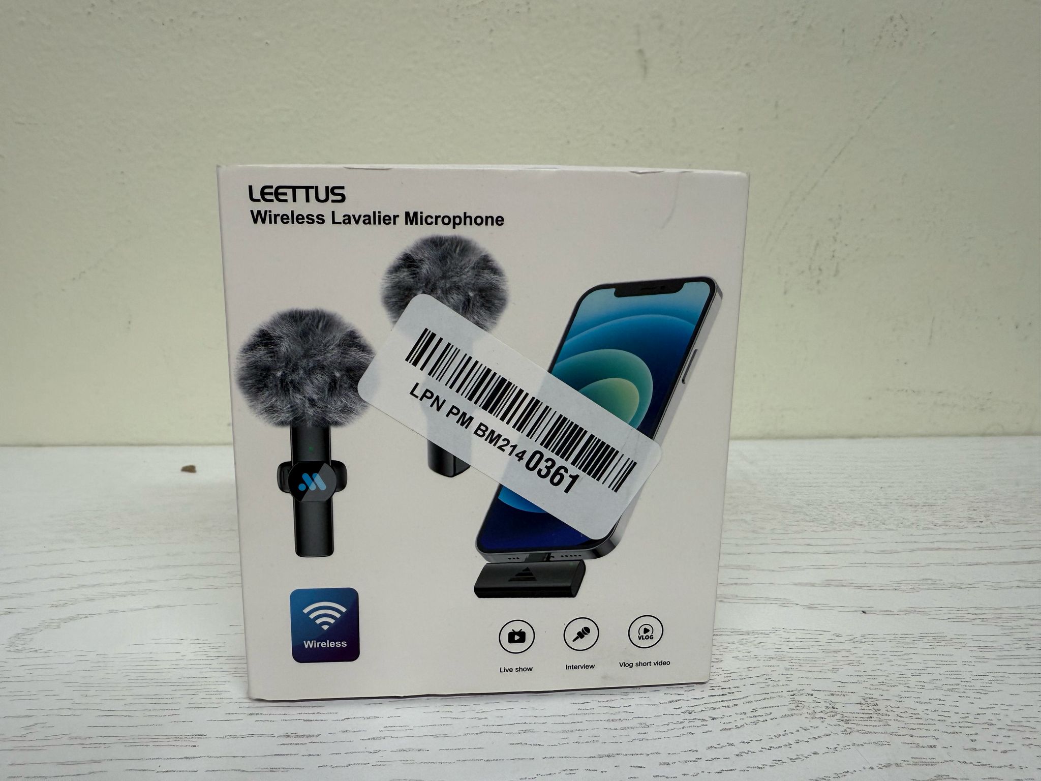 2pcs Lavalier Wireless Microphone for iPhone/iPad Video Recording (Brand New)