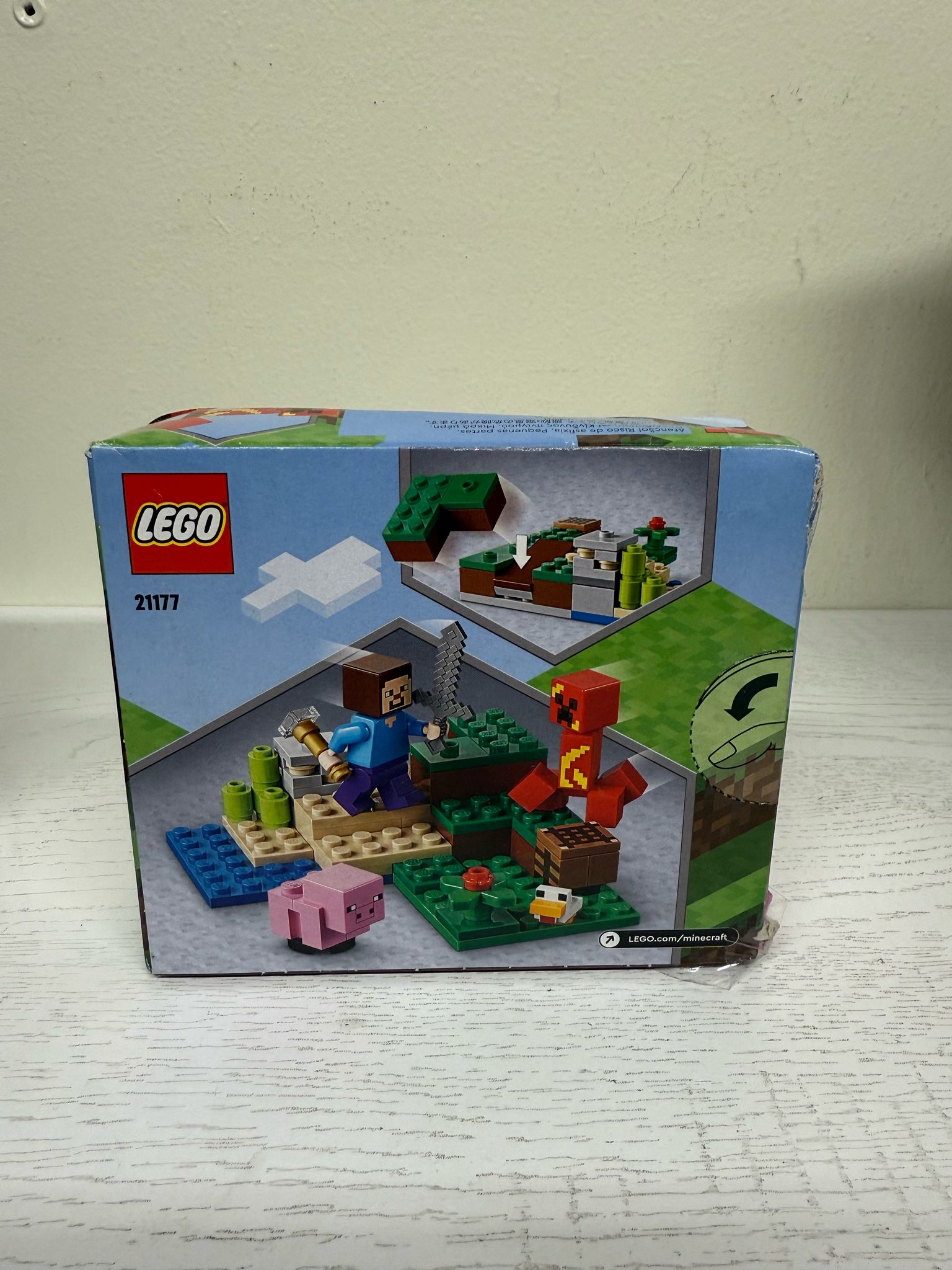 LEGO Minecraft The Creeper Ambush Building Toy 21177 (Brand New)