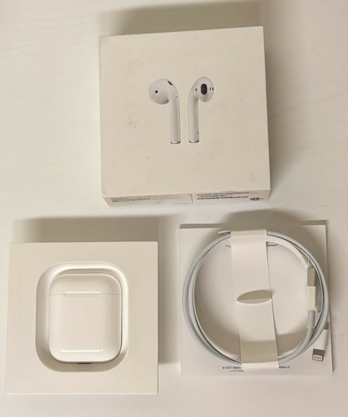 Apple AirPods (2nd Generation) with Charging Case (Lightly Used)