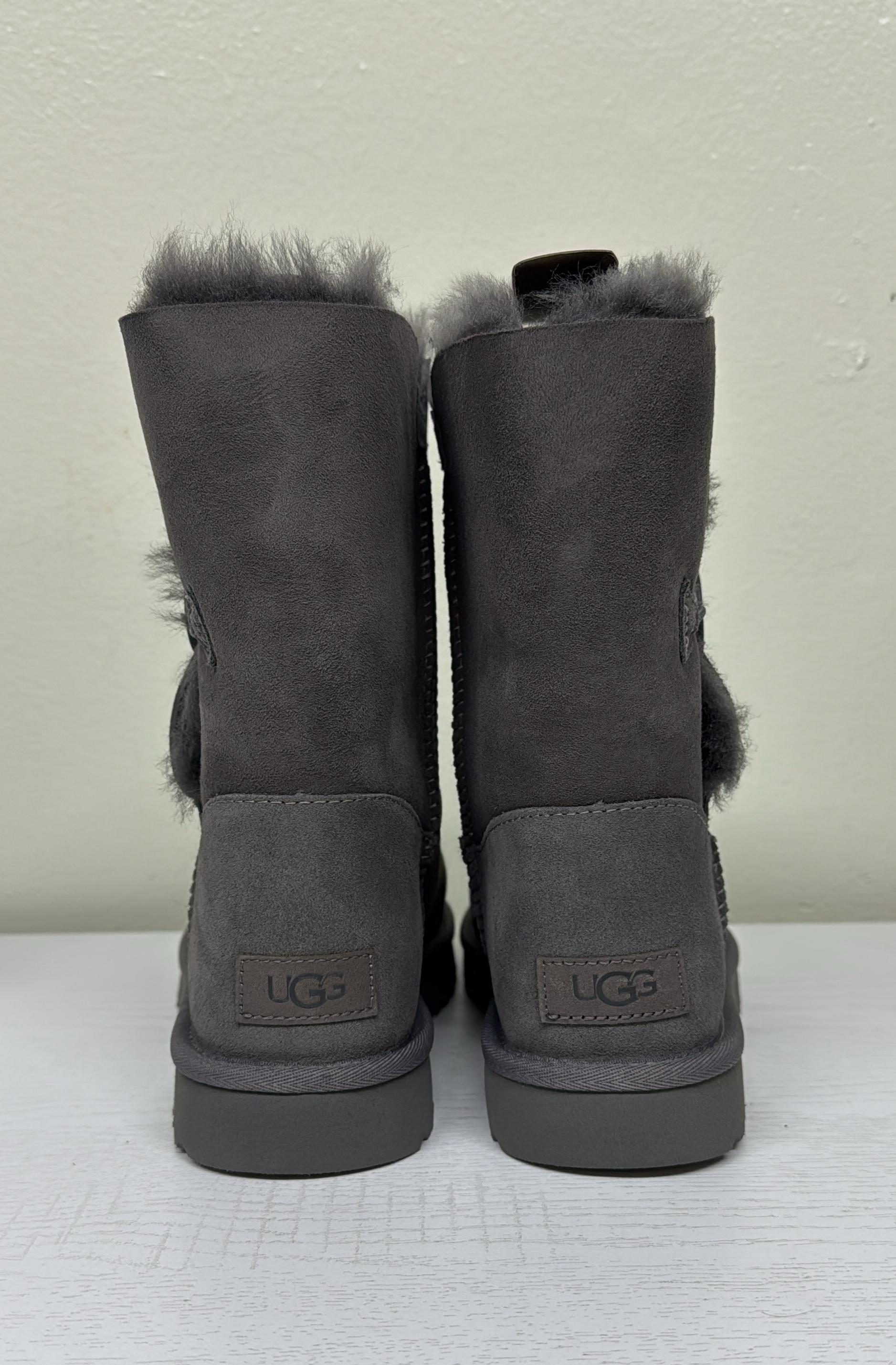 UGG Women's Bailey Button II Boot - Grey (Brand New)