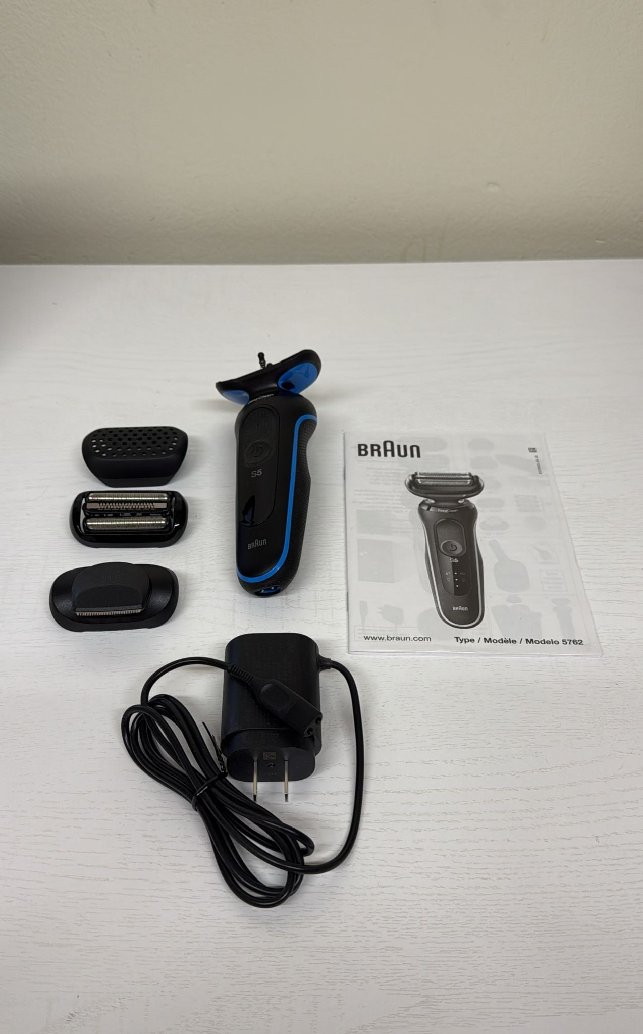 Braun Series 5 5018s Rechargeable Wet and Dry Men's Electric Shaver (Lightly Used)