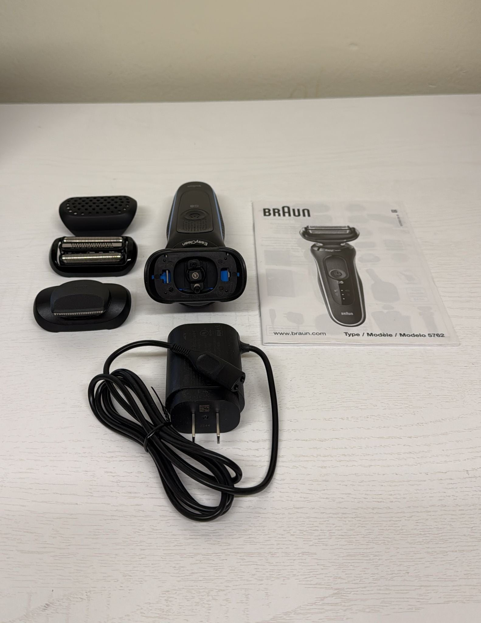 Braun Series 5 5018s Rechargeable Wet and Dry Men's Electric Shaver (Lightly Used)