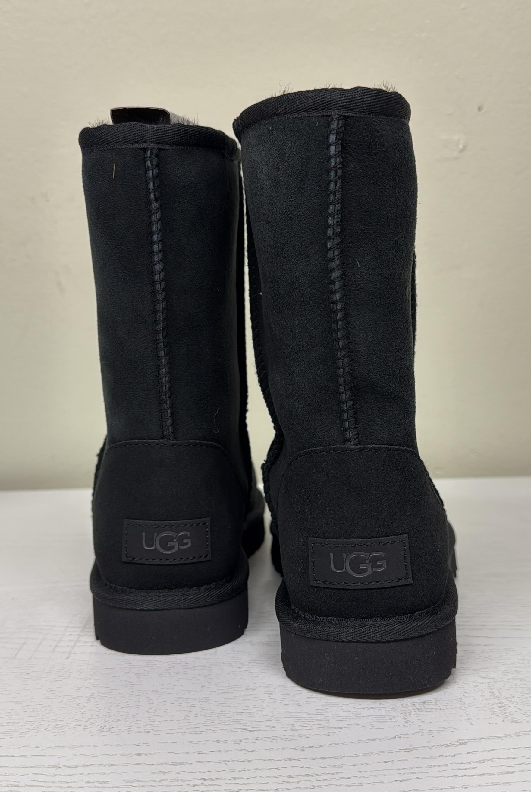 UGG Women's Classic Short II Boots - Black (Brand New)