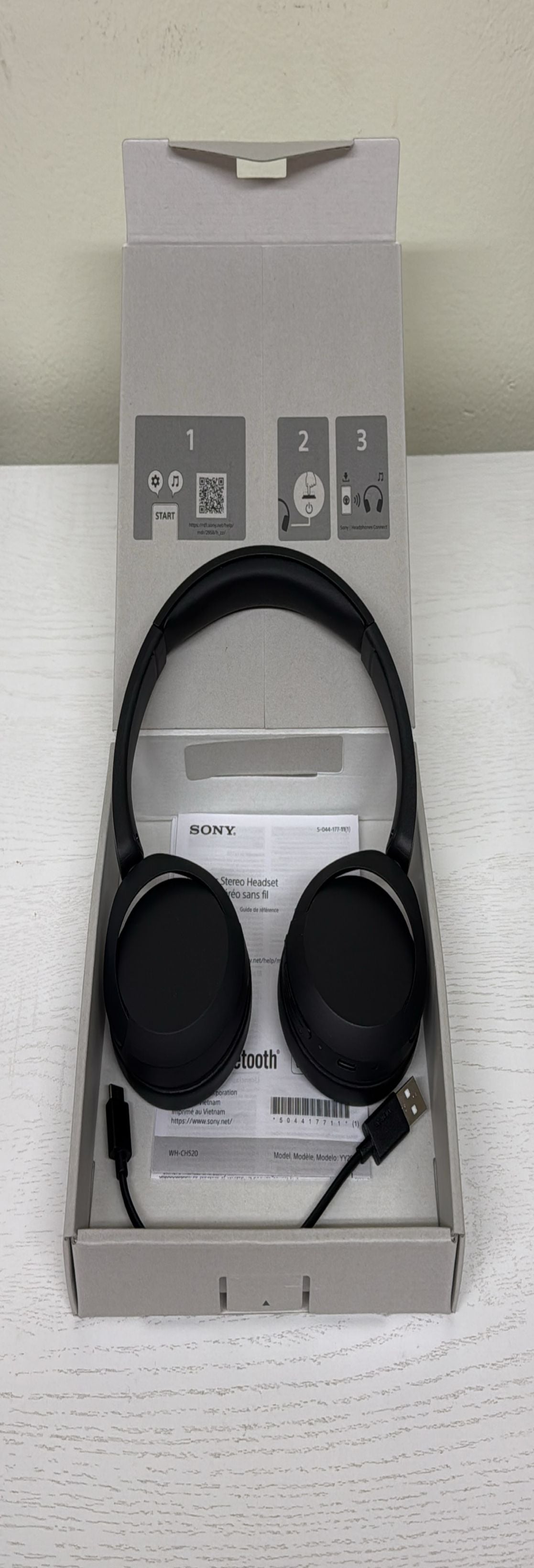 Sony WH-CH520 Wireless Headphones - Bluetooth On-Ear Headset with Microphone (Lightly used)