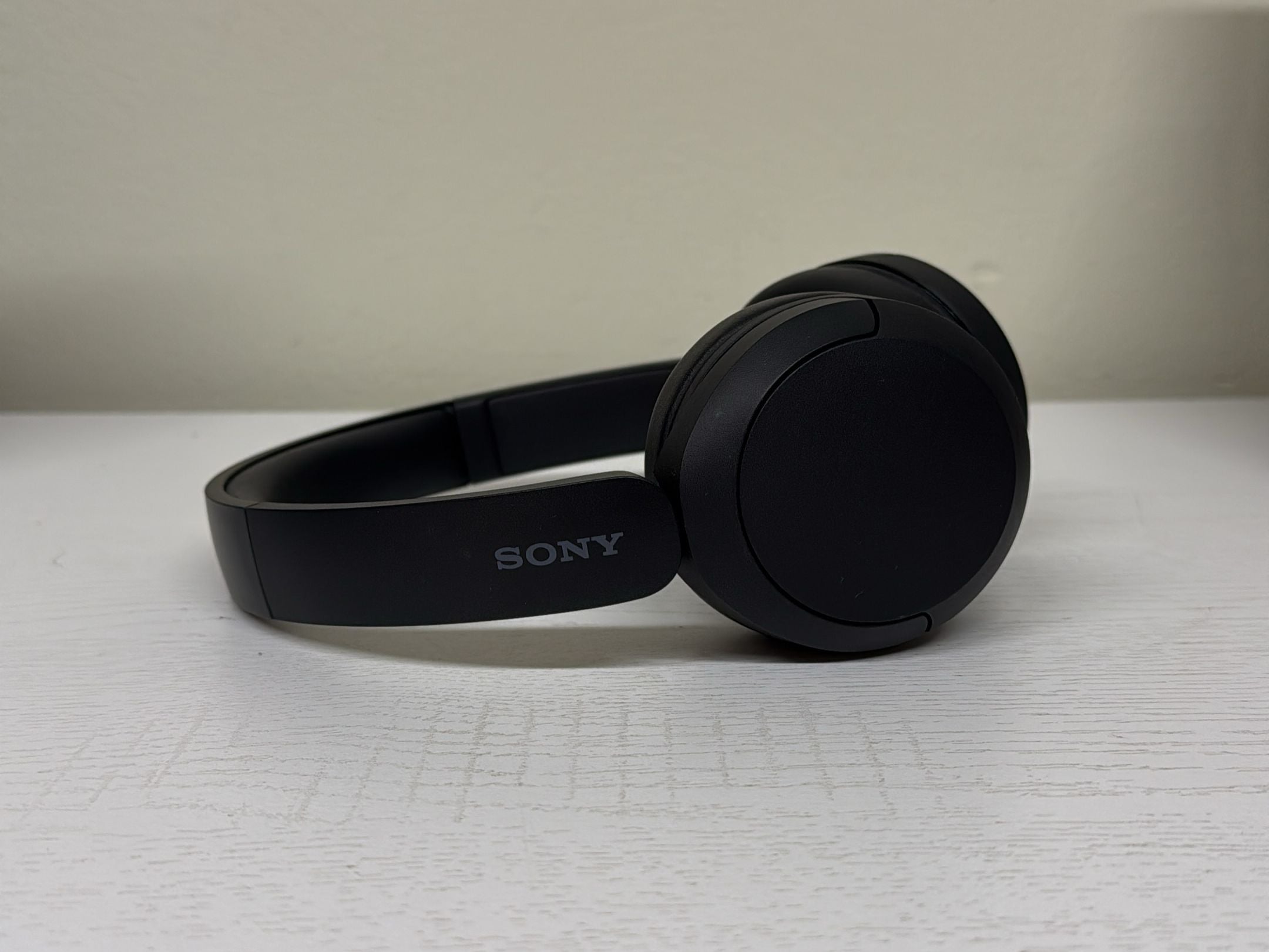 Sony WH-CH520 Wireless Headphones - Bluetooth On-Ear Headset with Microphone (Lightly used)